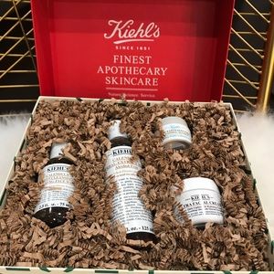 Kiehl’s Facial Favorites Set NWT